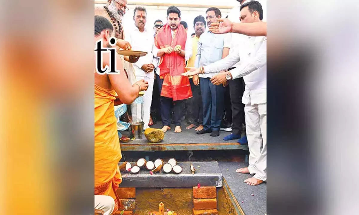 Andhra: लोकेश ने अमरावती में पोट्टी श्रीरामुलु स्मारक का शिलान्यास किया Andhra: लोकेश ने अमरावती में पोट्टी श्रीरामुलु स्मारक का शिलान्यास किया