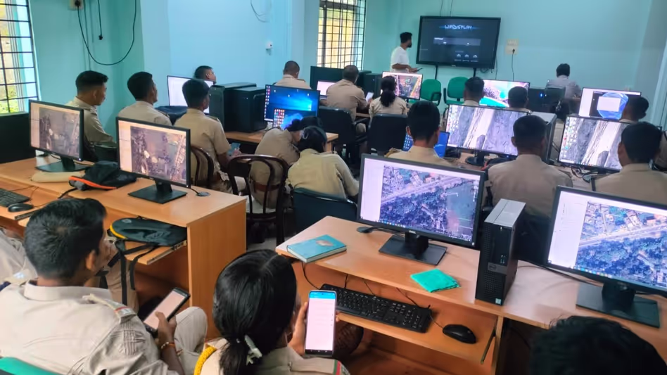 Assam के वन अग्रिम पंक्ति के कर्मचारियों के लिए भू-स्थानिक प्रशिक्षण आयोजित किया