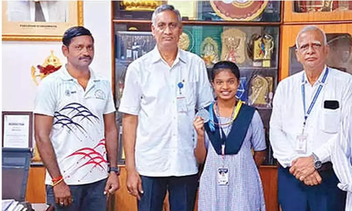 Andhra: ऐश्वर्या ने ट्रैम्पोलिन में राष्ट्रीय रजत जीता Andhra: ऐश्वर्या ने ट्रैम्पोलिन में राष्ट्रीय रजत जीता