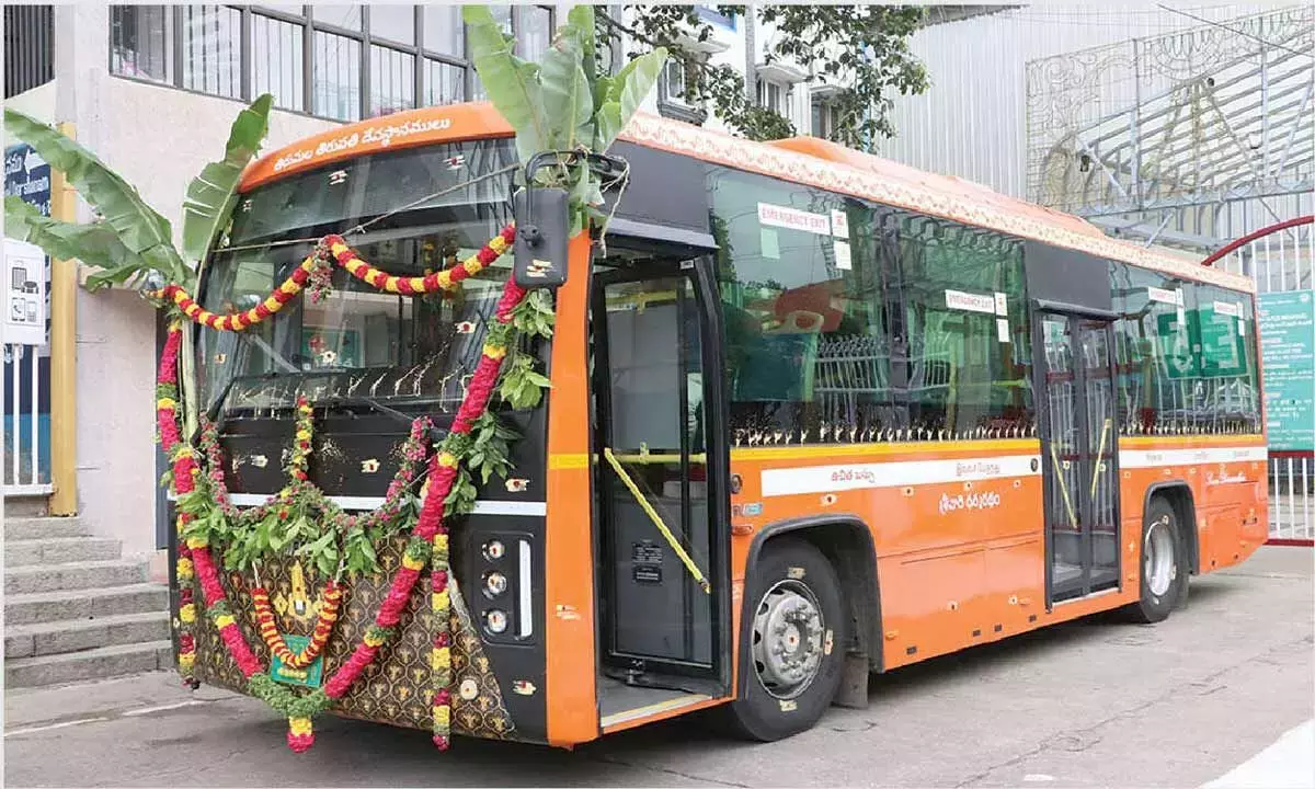 Andhra: TTD को इलेक्ट्रिक बस दान की गई