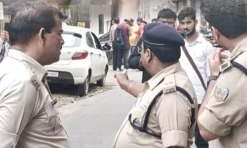 लगातार दूसरे दिन बड़ी वारदात, कारोबारी की आंखों में मिर्च झोंक 30 लाख लूटे लगातार दूसरे दिन बड़ी वारदात, कारोबारी की आंखों में मिर्च झोंक 30 लाख लूटे