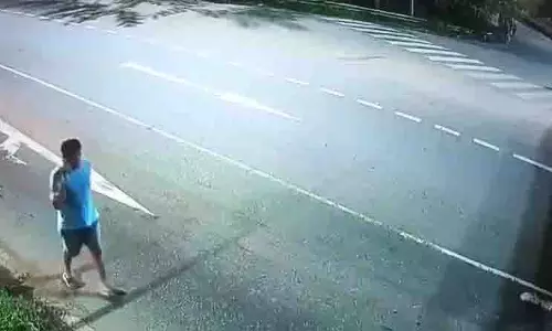 VSSUT छात्र अंजनेया की मौत का CCTV फुटेज आया सामने, कई सवाल खड़े VSSUT छात्र अंजनेया की मौत का CCTV फुटेज आया सामने, कई सवाल खड़े