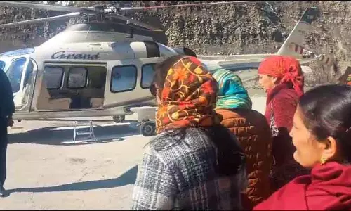 मणिमहेश तीर्थयात्रियों को निकालने के लिए Chamba प्रशासन ने प्रयास तेज कर दिए मणिमहेश तीर्थयात्रियों को निकालने के लिए Chamba प्रशासन ने प्रयास तेज कर दिए