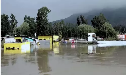Jhelum नदी के खतरे के निशान को पार करने के कारण जम्मू-कश्मीर में हाई अलर्ट