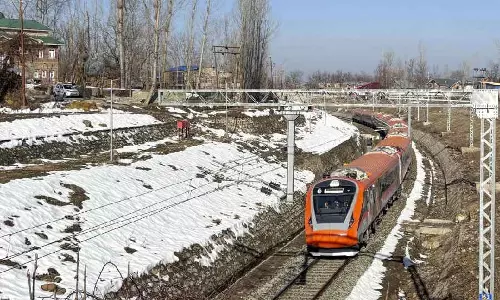 Jammu: काजीगुंड–बडगाम डबलिंग प्रोजेक्ट को हरी झंडी Jammu: काजीगुंड–बडगाम डबलिंग प्रोजेक्ट को हरी झंडी