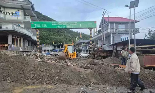 अरुणाचल के तवांग में भारी भूस्खलन, BRO ने संभाला राहत कार्य अरुणाचल के तवांग में भारी भूस्खलन, BRO ने संभाला राहत कार्य