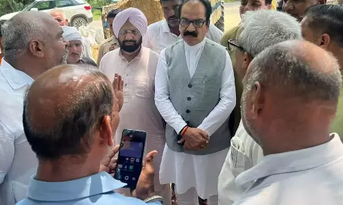 Sirsa: प्रभावित क्षेत्र में नेताओं का दौरा, राहत की उम्मीद बढ़ी Sirsa: प्रभावित क्षेत्र में नेताओं का दौरा, राहत की उम्मीद बढ़ी