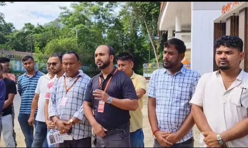 Assam: डिगबोई रिफाइनरी के कर्मचारियों ने विरोध प्रदर्शन कर मनाया इंडियन ऑयल दिवस