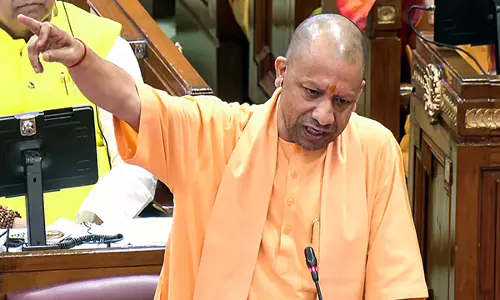 CM Yogi ने कल्याणकारी योजनाओं को हर पात्र नागरिक तक 100 प्रतिशत पहुंचाने का किया आह्वान