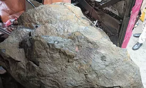 Himachal: बस पर गोलीबारी, दो की मौत, 15 घायल Himachal: बस पर गोलीबारी, दो की मौत, 15 घायल