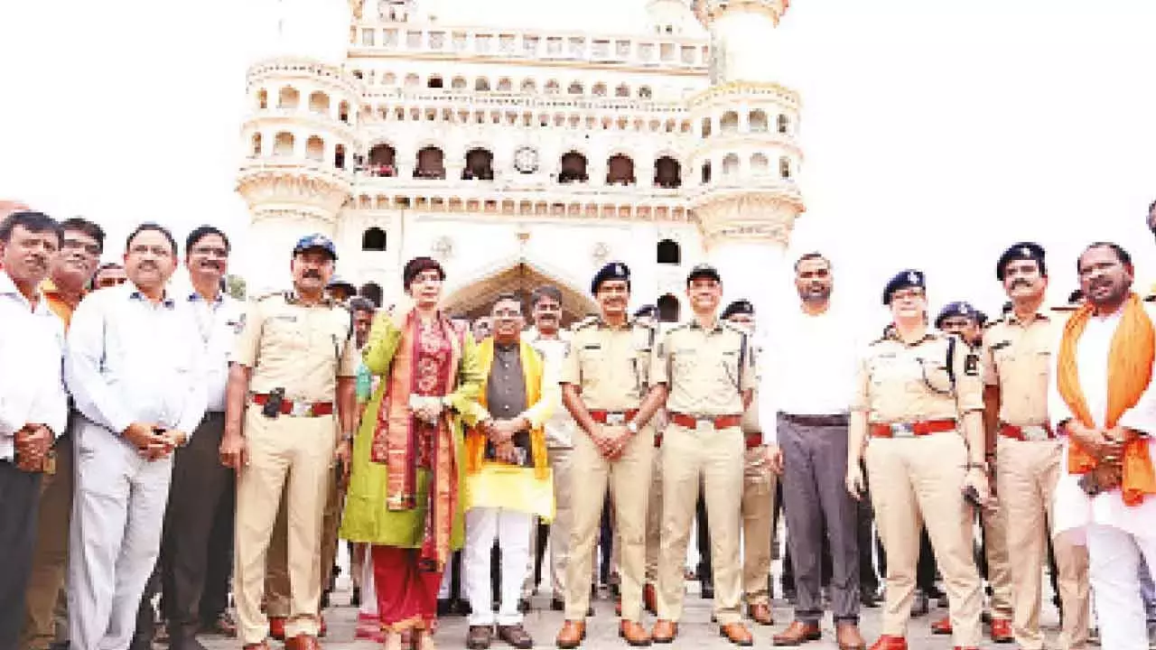 Telangana: कलेक्टर और अन्य शीर्ष अधिकारियों ने गणेश विसर्जन मार्ग का संयुक्त निरीक्षण किया