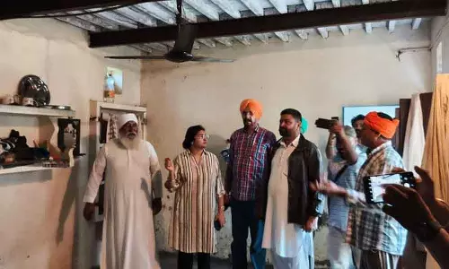 घरों की छतें टपकने के बाद Alouwal village से 15 परिवारों को निकाला गया