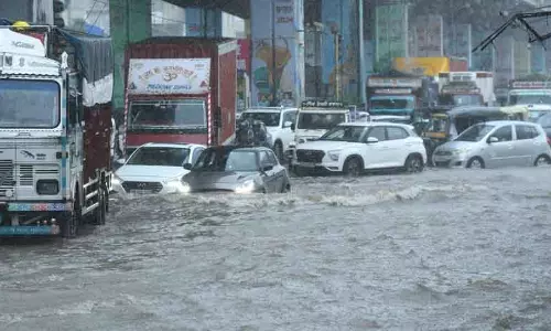Chandigarh: रिकॉर्ड तोड़ बारिश से ट्राइसिटी के लोग फंसे, व्यापक नुकसान