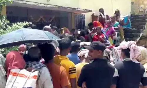 Odisha: गंजम में खाद के लिए किसानों में झड़प Odisha: गंजम में खाद के लिए किसानों में झड़प