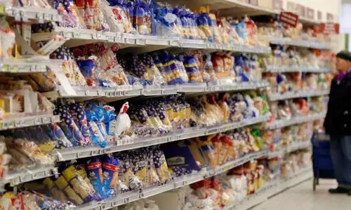 GST 2.0: एफएमसीजी, टिकाऊ उपभोक्ता सामान खंड में तेजी, कोला की कीमतों में बढ़ोतरी नहीं GST 2.0: एफएमसीजी, टिकाऊ उपभोक्ता सामान खंड में तेजी, कोला की कीमतों में बढ़ोतरी नहीं