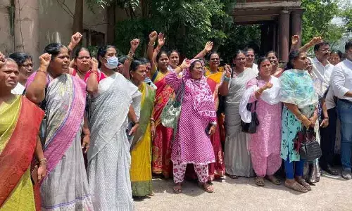 नियमितीकरण और बेहतर वेतन की मांग को लेकर हैदराबाद में ANM का प्रदर्शन