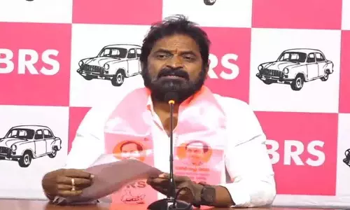 युवाओं को नशे में डालने वाली शराब नीति.. Srinivas Goud ने रेवंत सरकार पर साधा निशाना युवाओं को नशे में डालने वाली शराब नीति.. Srinivas Goud ने रेवंत सरकार पर साधा निशाना