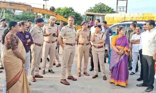 Warangal: गणेश प्रतिमा विसर्जन के लिए कड़ी सुरक्षा व्यवस्था Warangal: गणेश प्रतिमा विसर्जन के लिए कड़ी सुरक्षा व्यवस्था