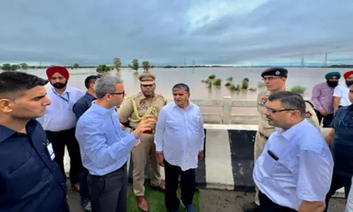 राज्यपाल गुलाब चंद कटारिया ने होशियारपुर के बाढ़ प्रभावित क्षेत्रों का किया दौरा