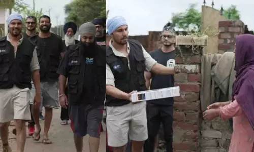 अभिनेता Randeep Hooda ने बाढ़ प्रभावितों के लिए चलाया राहत अभियान