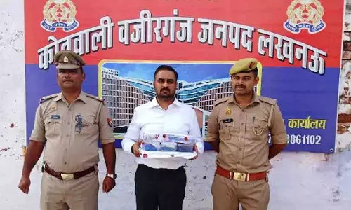 IAS बनकर घूम रहा था ठग, लखनऊ में गिरफ्तार, कई दस्तावेज फर्जी निकले