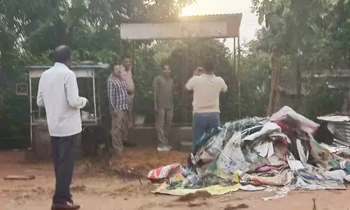 Rajakudi shed विध्वंस.. स्थानीय लोगों का सिंगरेनी अधिकारियों पर गुस्सा