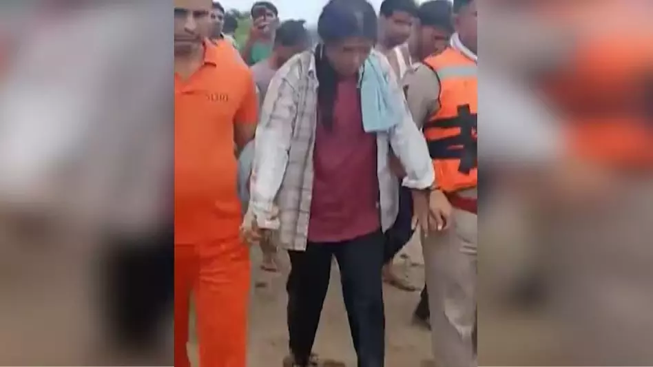 ब्रिज से नदी में कूदी महिला, पति ने मानसिक तनाव को बताया कारण ब्रिज से नदी में कूदी महिला, पति ने मानसिक तनाव को बताया कारण