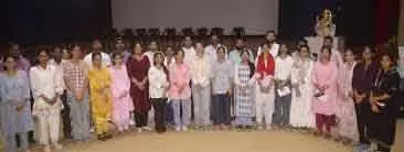 अंबेडकर विश्वविद्यालय के शोधोत्सव में विश्वगुरु बनने के सपने का उत्सव अंबेडकर विश्वविद्यालय के शोधोत्सव में विश्वगुरु बनने के सपने का उत्सव