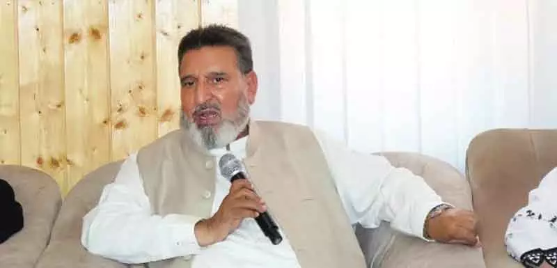 अल्ताफ बुखारी ने केंद्र से जम्मू-कश्मीर के लिए राहत पैकेज की मांग की अल्ताफ बुखारी ने केंद्र से जम्मू-कश्मीर के लिए राहत पैकेज की मांग की
