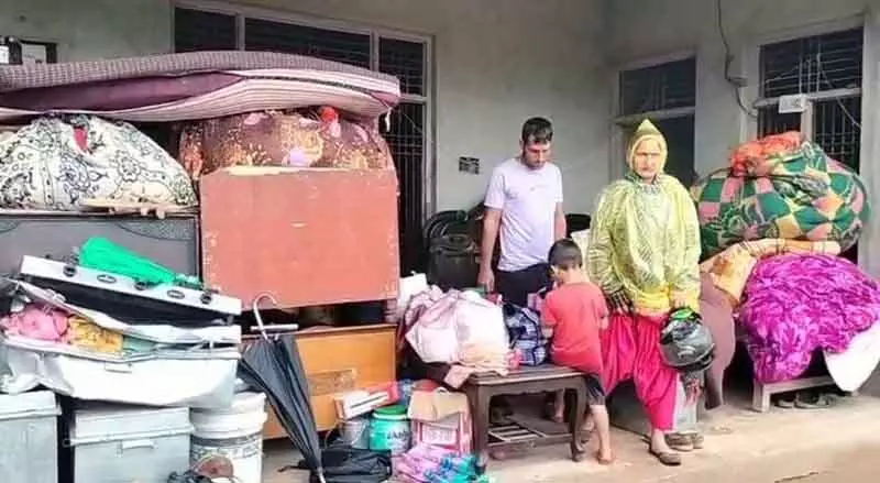 Nurpur के मुगनियाल गांव में भूस्खलन से 6 परिवार बेघर Nurpur के मुगनियाल गांव में भूस्खलन से 6 परिवार बेघर