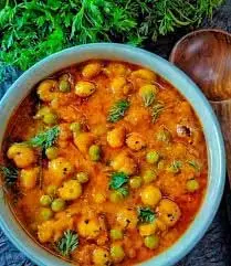 Makhana Matar Curry: घर पर पाएं शाही स्वाद,बनाएं मखाना मटर करी Makhana Matar Curry: घर पर पाएं शाही स्वाद,बनाएं मखाना मटर करी