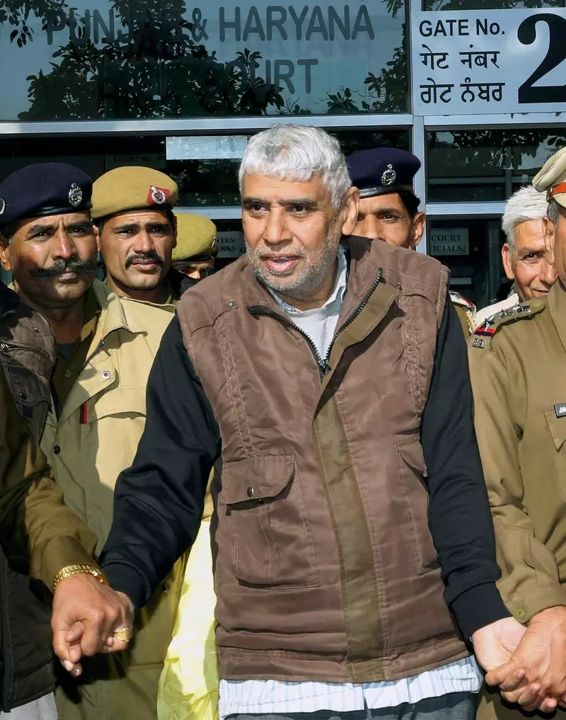 Haryana : 10 साल बाद, हाईकोर्ट ने धर्मगुरु रामपाल की सजा निलंबित की Haryana : 10 साल बाद, हाईकोर्ट ने धर्मगुरु रामपाल की सजा निलंबित की