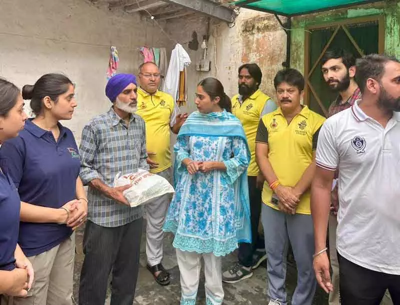 Punjab: तबाही के बावजूद पंजाब चारदी कला में है Punjab: तबाही के बावजूद पंजाब चारदी कला में है