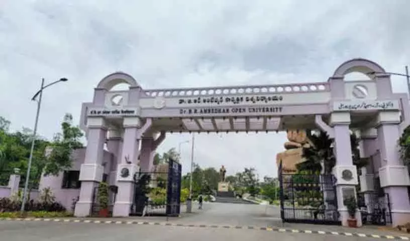 शिवकुमार नामानी को Dr. BR Ambedkar मुक्त विश्वविद्यालय द्वारा पीएचडी से सम्मानित किया गया शिवकुमार नामानी को Dr. BR Ambedkar मुक्त विश्वविद्यालय द्वारा पीएचडी से सम्मानित किया गया