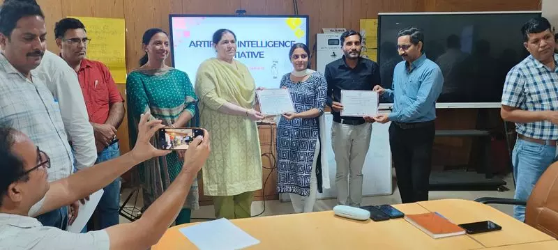 Haryana के सरकारी स्कूलों में मार्च 2026 से कृत्रिम बुद्धिमत्ता (एआई) पाठ्यक्रम शुरू Haryana के सरकारी स्कूलों में मार्च 2026 से कृत्रिम बुद्धिमत्ता (एआई) पाठ्यक्रम शुरू