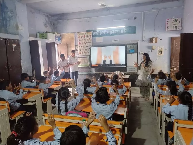 Rohtak की पहल स्कूल न जाने वाले बच्चों को मुख्यधारा की शिक्षा से जुड़ने में मदद करती है Rohtak की पहल स्कूल न जाने वाले बच्चों को मुख्यधारा की शिक्षा से जुड़ने में मदद करती है