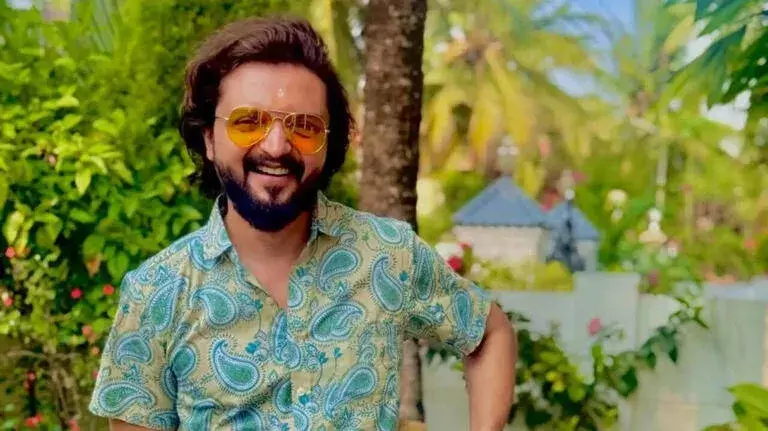 Kerala: लोकप्रिय एंकर राजेश केशव को वेंटिलेटर से हटाया गया, मेडिकल बुलेटिन जारी Kerala: लोकप्रिय एंकर राजेश केशव को वेंटिलेटर से हटाया गया, मेडिकल बुलेटिन जारी