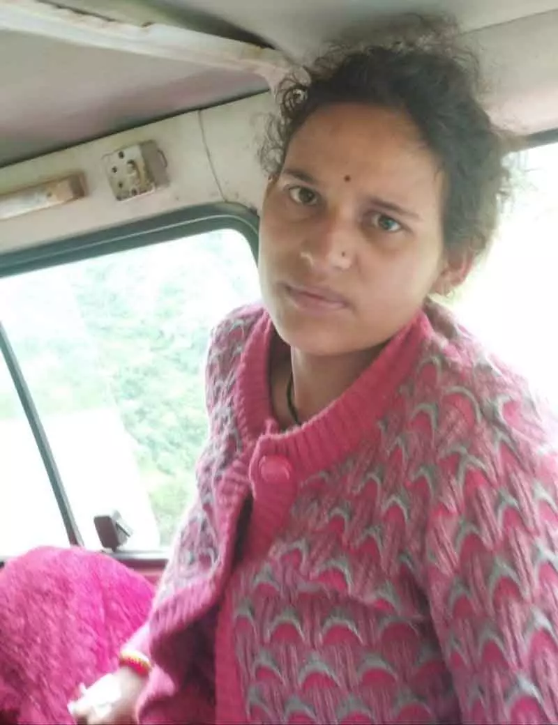 Himachal: बारिश के खिलाफ दौड़, करसोग टीम ने गर्भवती महिला को बचाया Himachal: बारिश के खिलाफ दौड़, करसोग टीम ने गर्भवती महिला को बचाया