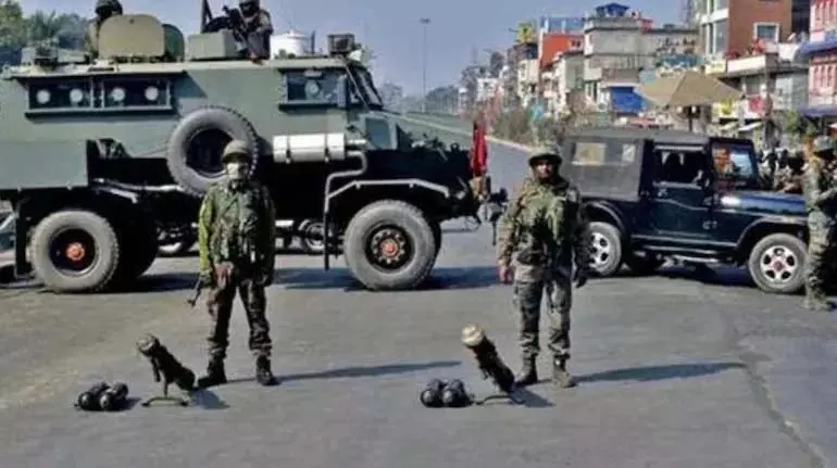Manipur तनाव: मोदी के दौरे से पहले नगा प्रतिबंध से NH-2 बाधित Manipur तनाव: मोदी के दौरे से पहले नगा प्रतिबंध से NH-2 बाधित