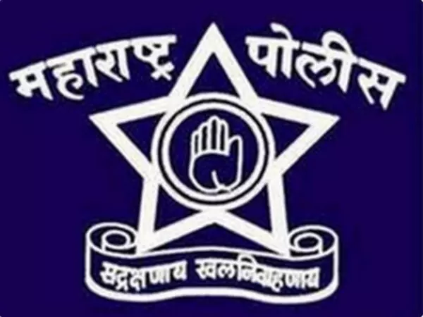 अनंत चतुर्दशी के अवसर पर Mumbai Police को बम से उड़ाने की धमकी मिली अनंत चतुर्दशी के अवसर पर Mumbai Police को बम से उड़ाने की धमकी मिली