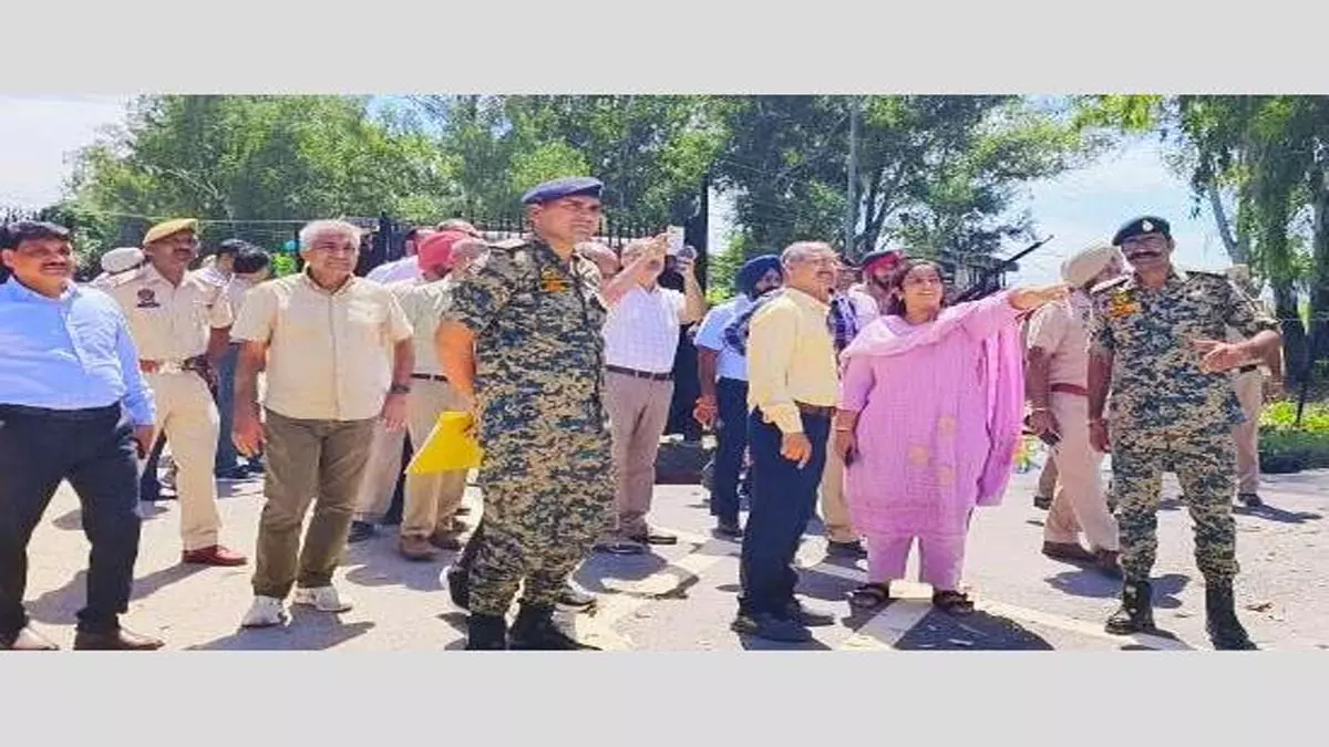 केंद्रीय टीम ने फिरोजपुर के बाढ़ प्रभावित इलाके का दौरा किया केंद्रीय टीम ने फिरोजपुर के बाढ़ प्रभावित इलाके का दौरा किया