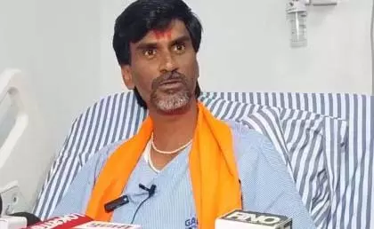 जारंगे ने भुजबल से कहा: आप सब कुछ क्यों खा रहे हैं? मराठवाड़ा इसी जीआर पर टिका जारंगे ने भुजबल से कहा: आप सब कुछ क्यों खा रहे हैं? मराठवाड़ा इसी जीआर पर टिका