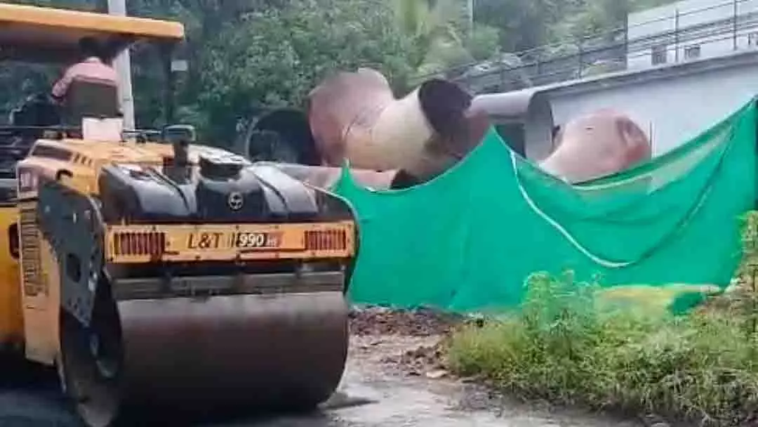 खराब सड़कों पर हंगामे के बीच NMMC ने गुणवत्ता नियंत्रण समिति गठित की खराब सड़कों पर हंगामे के बीच NMMC ने गुणवत्ता नियंत्रण समिति गठित की