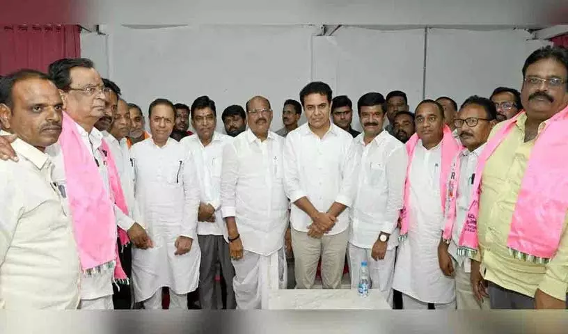 अगले छह महीनों में उपचुनाव निश्चित हैं.. KTR की प्रमुख टिप्पणियाँ अगले छह महीनों में उपचुनाव निश्चित हैं.. KTR की प्रमुख टिप्पणियाँ