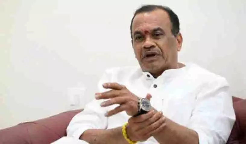 Nalgonda: शिक्षक दिवस समारोह में कोमाटिरेड्डी वेंकट रेड्डी को हुई शर्मिंदगी Nalgonda: शिक्षक दिवस समारोह में कोमाटिरेड्डी वेंकट रेड्डी को हुई शर्मिंदगी