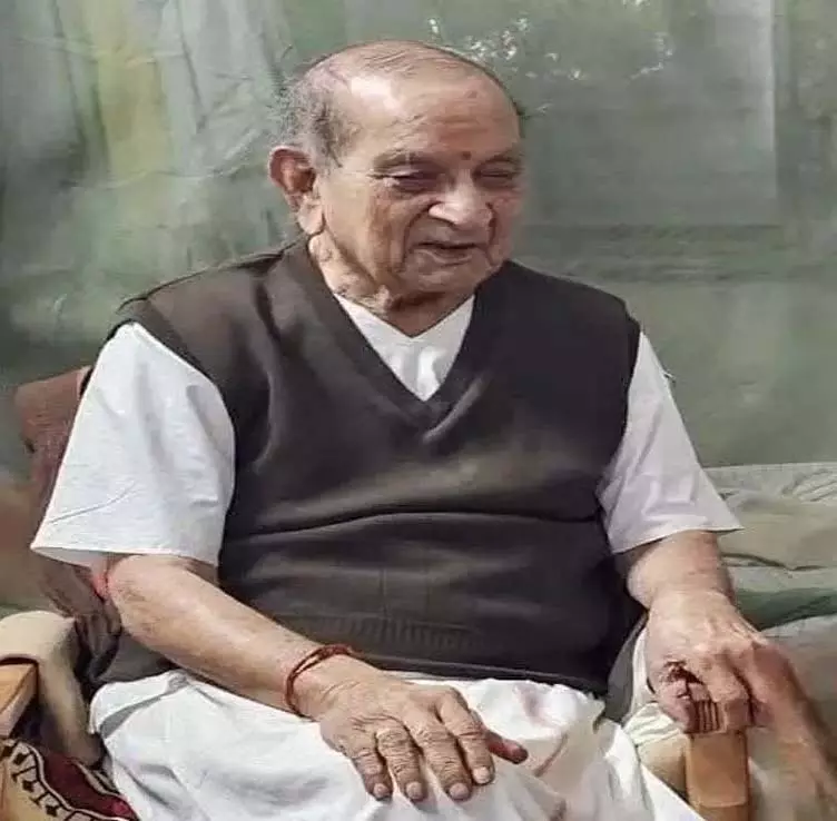 कैबिनेट मंत्री गजेंद्र यादव ने वरिष्ठ प्रचारक शान्ताराम को दी श्रद्धांजलि कैबिनेट मंत्री गजेंद्र यादव ने वरिष्ठ प्रचारक शान्ताराम को दी श्रद्धांजलि