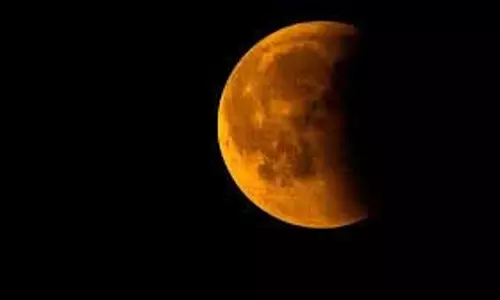 पूर्ण चंद्र ग्रहण 2025: जानिए 6 आसान ज्योतिषीय उपाय जो ग्रहण के प्रभाव को बेअसर कर देंगे पूर्ण चंद्र ग्रहण 2025: जानिए 6 आसान ज्योतिषीय उपाय जो ग्रहण के प्रभाव को बेअसर कर देंगे