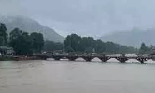 झेलम नदी स्थिर, संगम और राम मुंशी बाग में जलस्तर सुरक्षित, पंपोर में अभी भी ऊंचा झेलम नदी स्थिर, संगम और राम मुंशी बाग में जलस्तर सुरक्षित, पंपोर में अभी भी ऊंचा