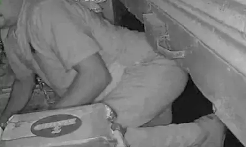 नाइट शिफ्ट वाले पुलिसकर्मी ड्यूटी से गायब, नगर में 2 बड़ी चोरी हुई