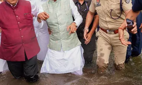 केंद्रीय मंत्री Shivraj Singh Chauhan ने पंजाब में आई भीषण आपदा का सामना किया केंद्रीय मंत्री Shivraj Singh Chauhan ने पंजाब में आई भीषण आपदा का सामना किया